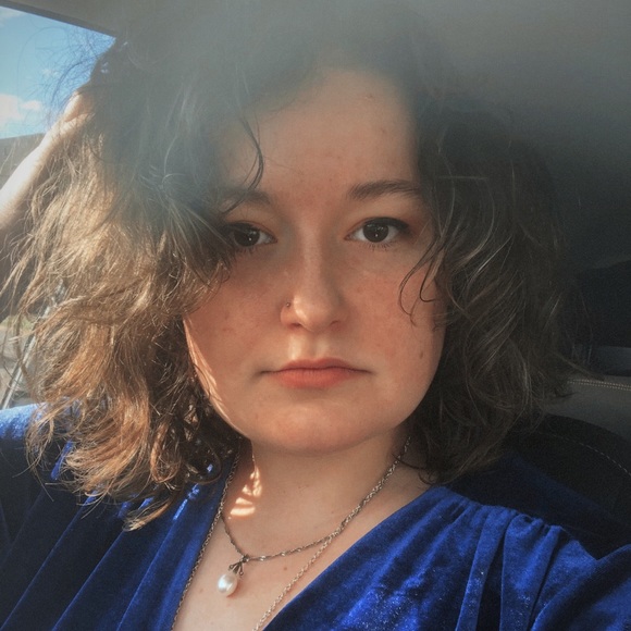 Meet your Posher, Hailey - Picture 1 of 1